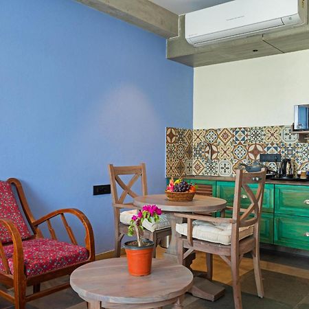 Bougainvilla Apartment Surat Dış mekan fotoğraf