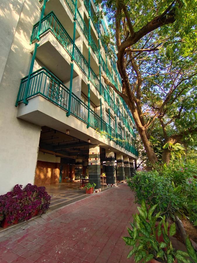 Bougainvilla Apartment Surat Dış mekan fotoğraf