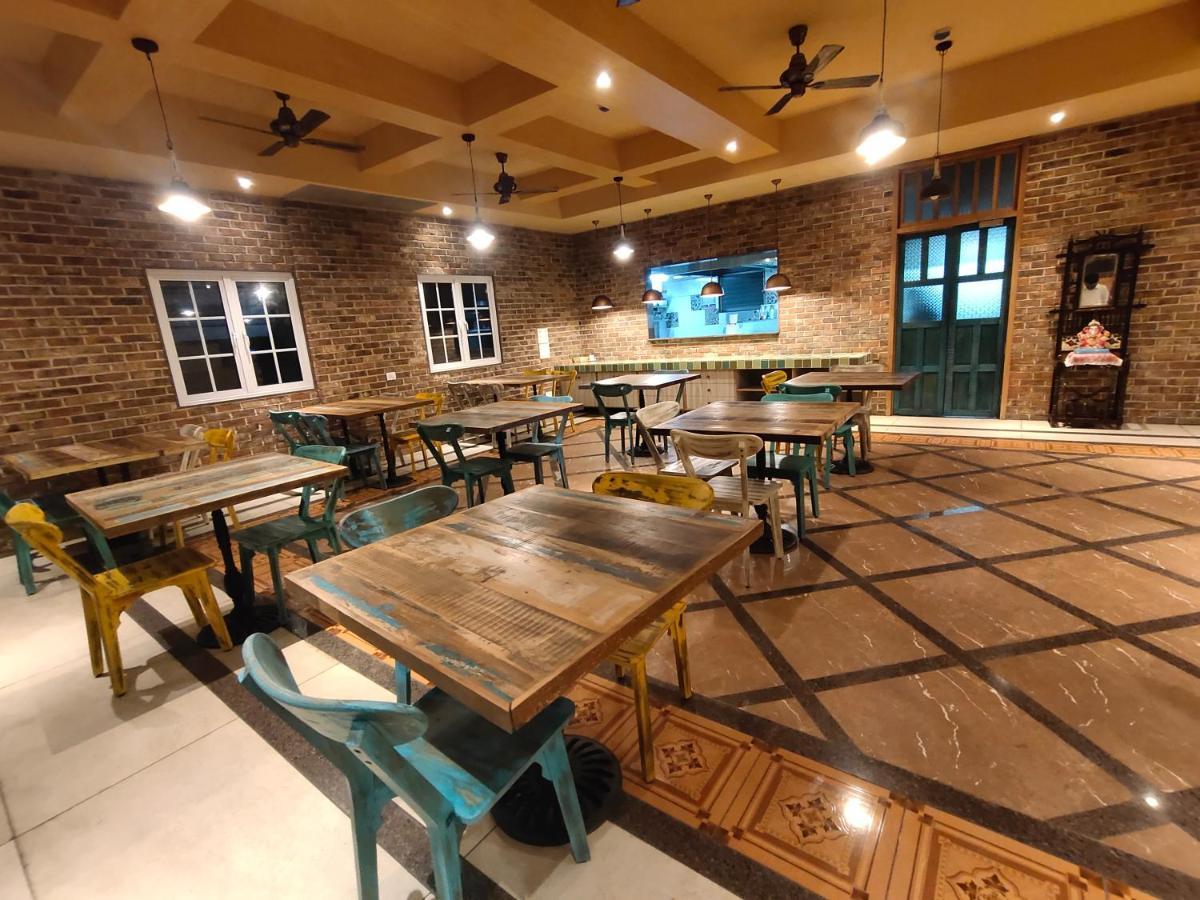 Bougainvilla Apartment Surat Dış mekan fotoğraf