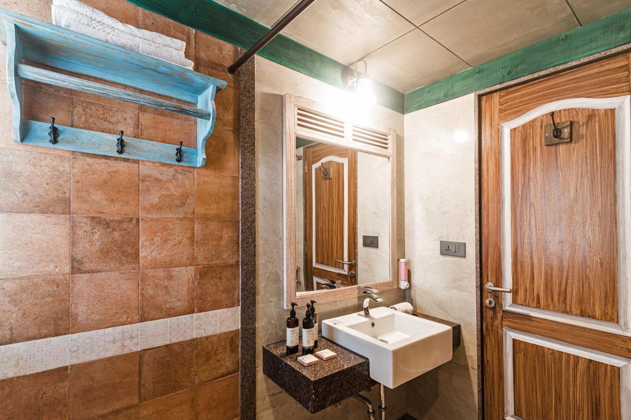 Bougainvilla Apartment Surat Dış mekan fotoğraf