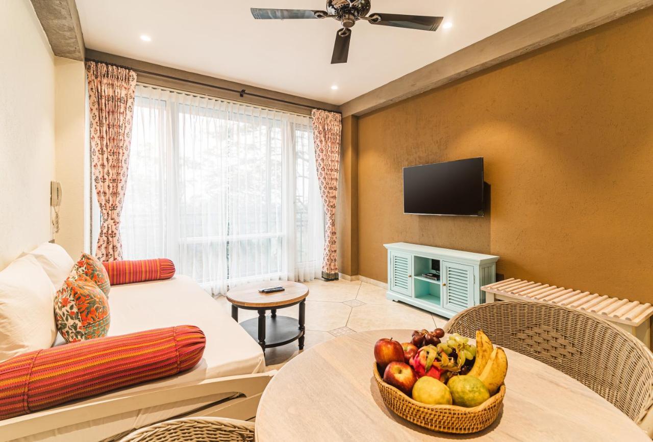 Bougainvilla Apartment Surat Dış mekan fotoğraf