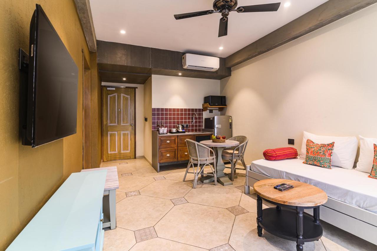 Bougainvilla Apartment Surat Dış mekan fotoğraf
