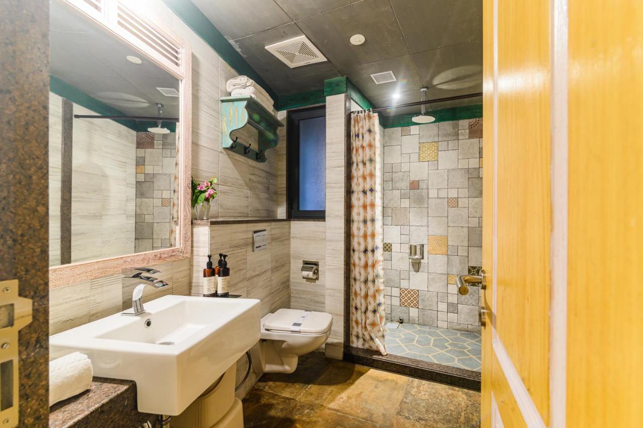 Bougainvilla Apartment Surat Dış mekan fotoğraf