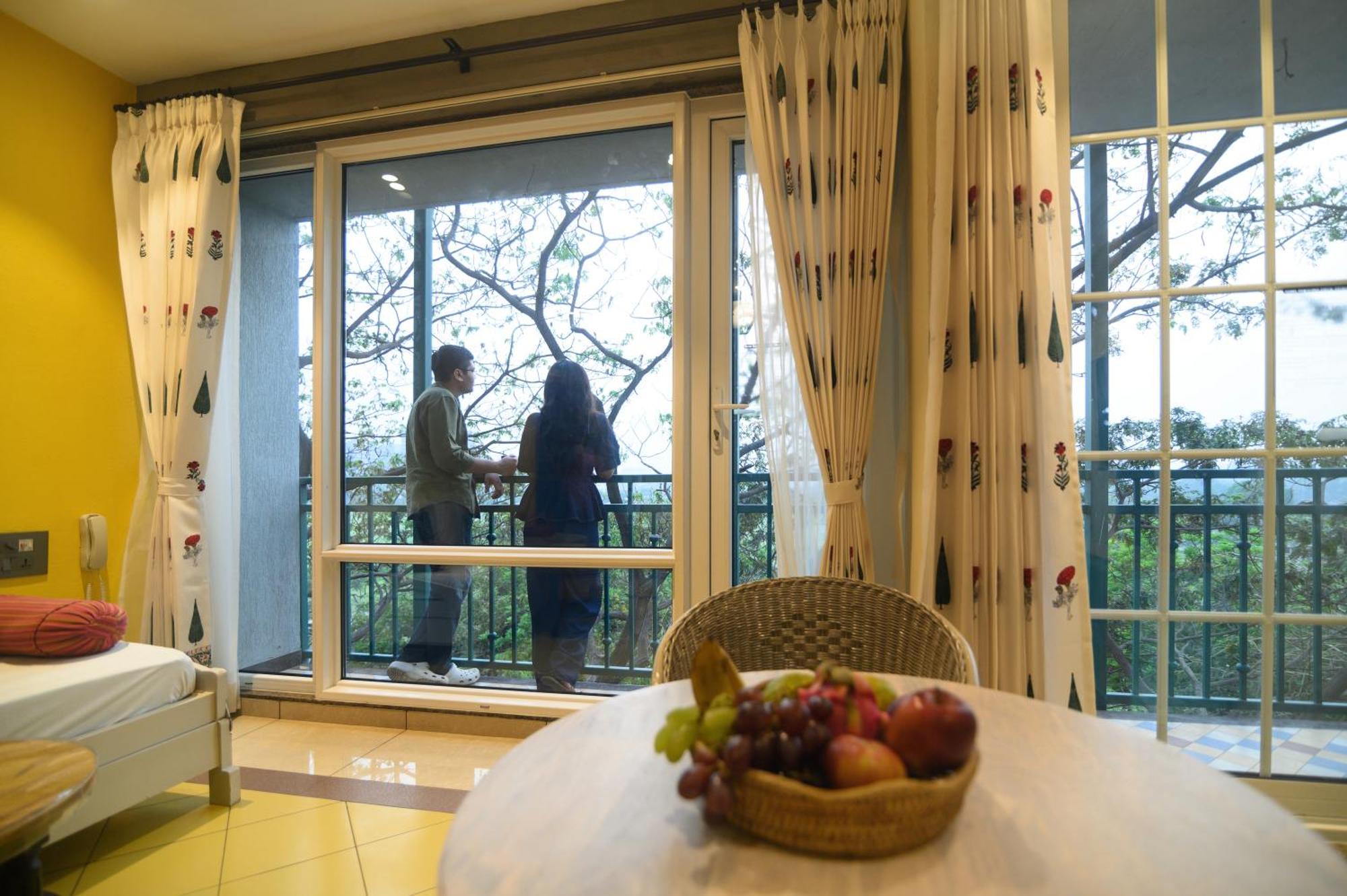 Bougainvilla Apartment Surat Dış mekan fotoğraf